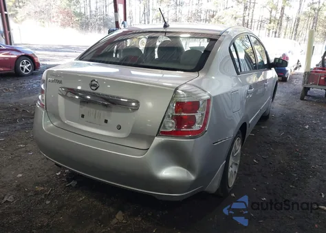 2010 Nissan Sentra 2.0S z USA, uszkodzony, nr VIN 3N1AB6AP3AL631068